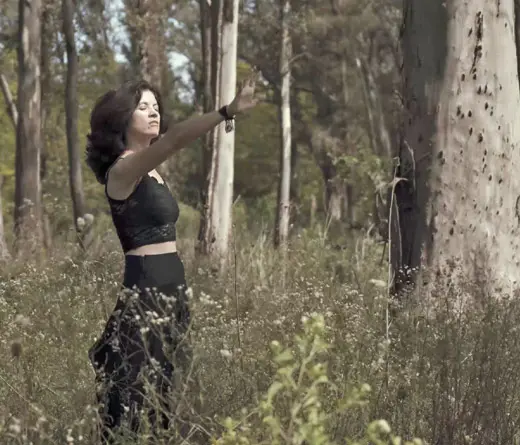 Anabella Paraber promociona el videoclip 